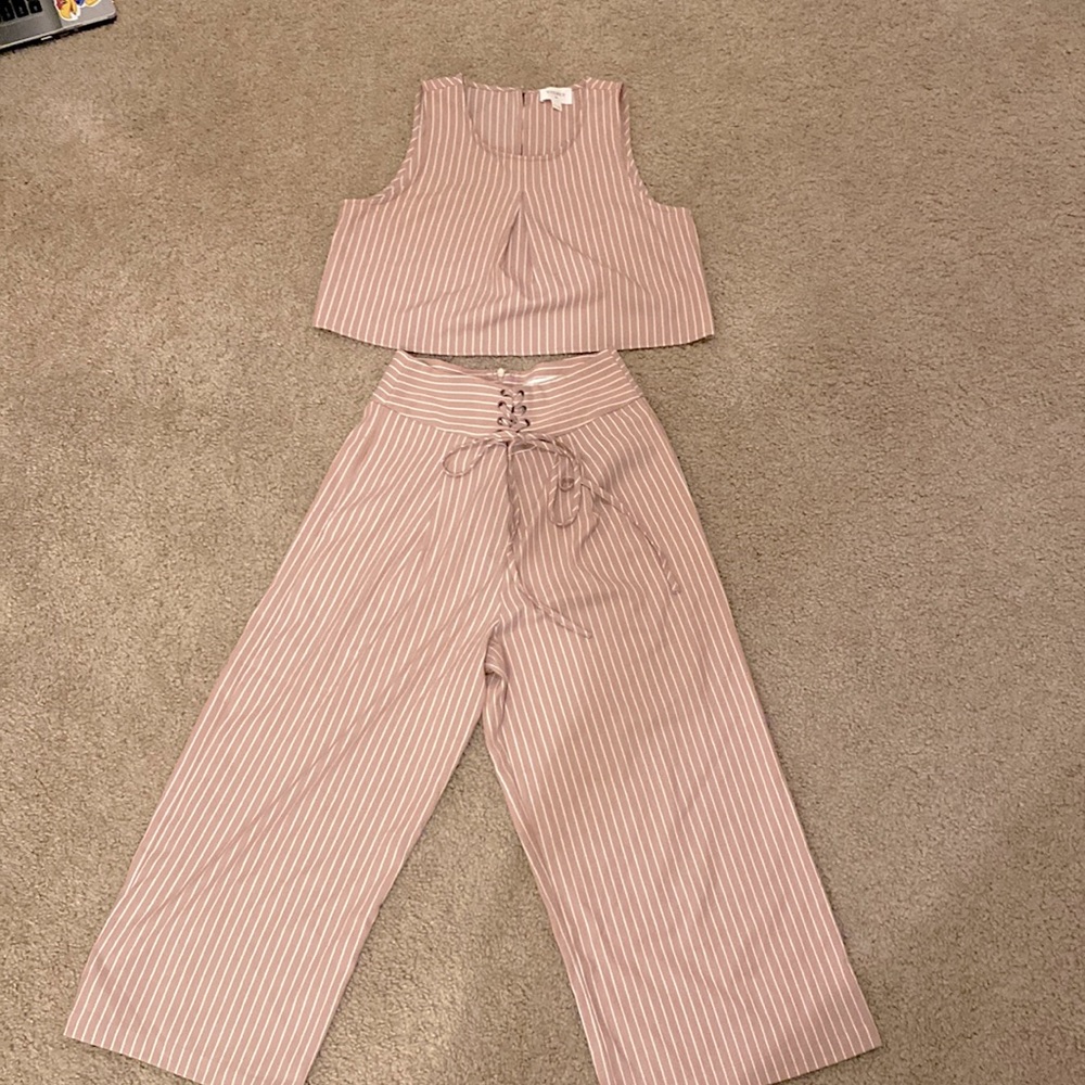 Pink tank and matching crops